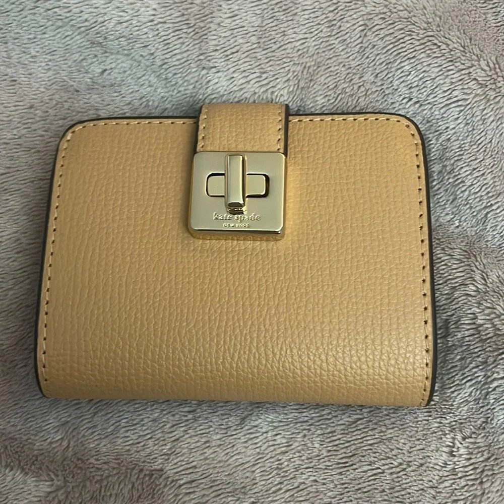 NWT Kate Spade small compact wallet